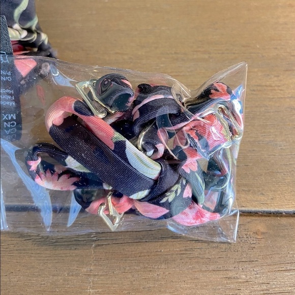 H&M SWIM TOP - Picture 4 of 6